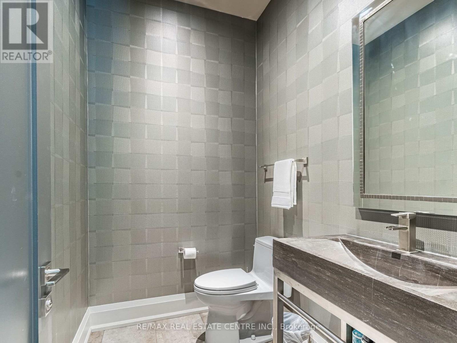 122 Wimbleton Road, Toronto, Ontario  M9A 3S6 - Photo 25 - W12736436