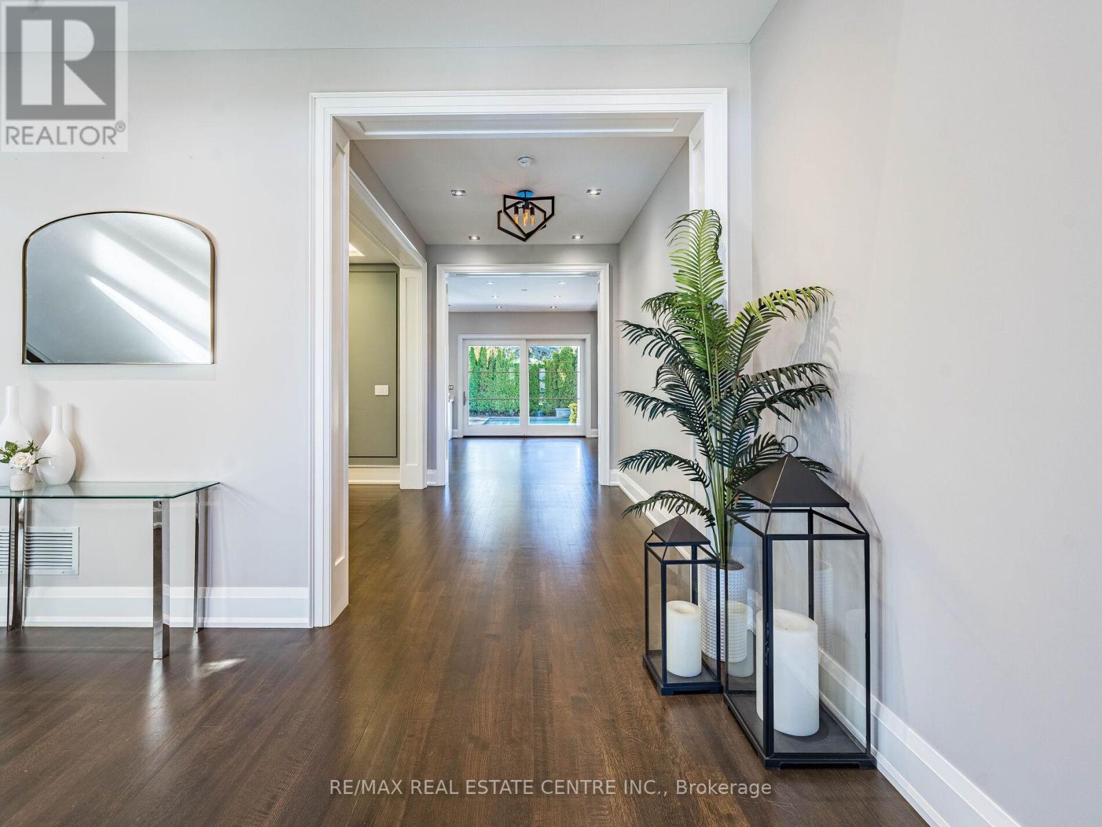 122 Wimbleton Road, Toronto, Ontario  M9A 3S6 - Photo 5 - W12736436