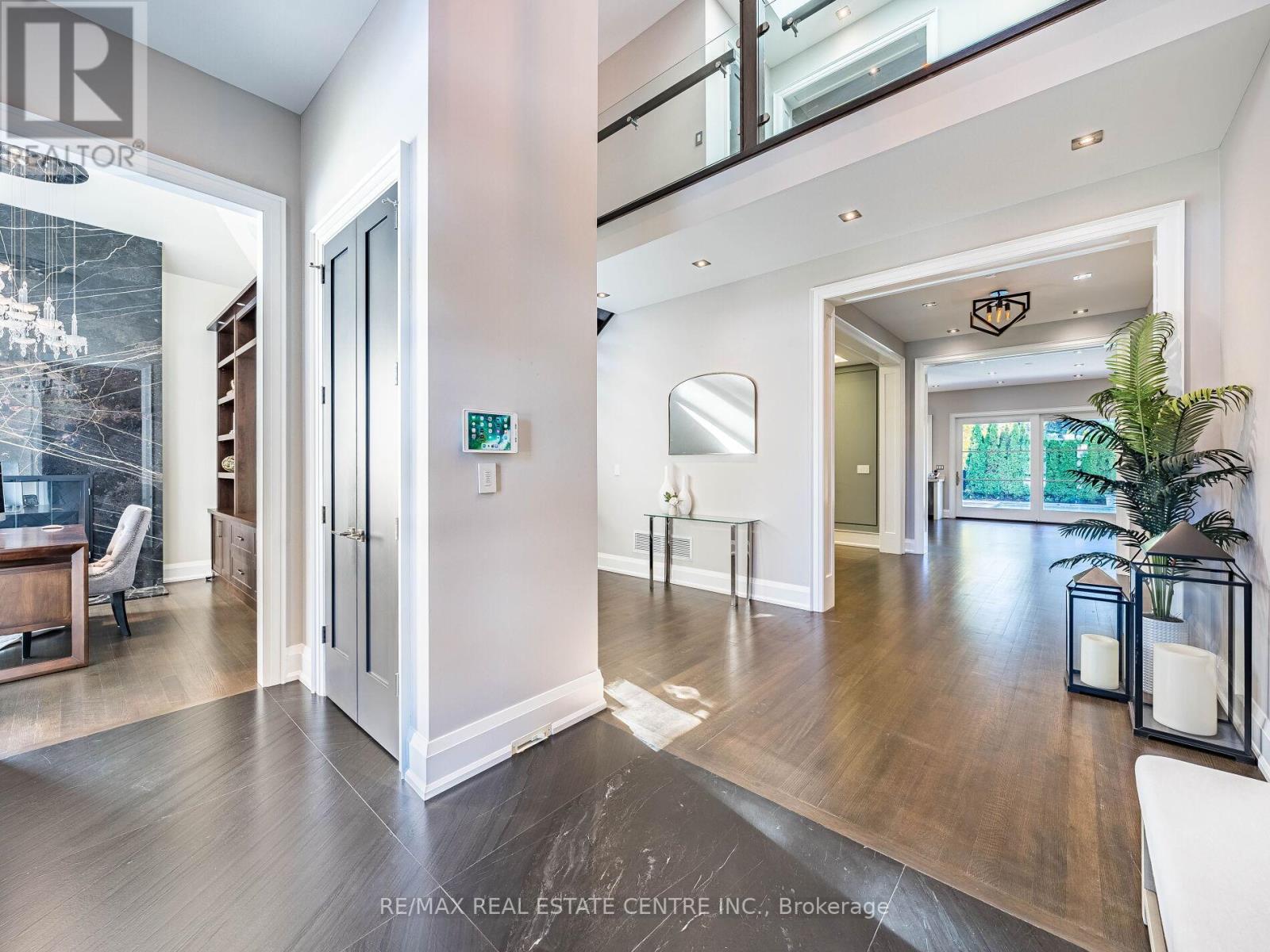 122 Wimbleton Road, Toronto, Ontario  M9A 3S6 - Photo 6 - W12736436