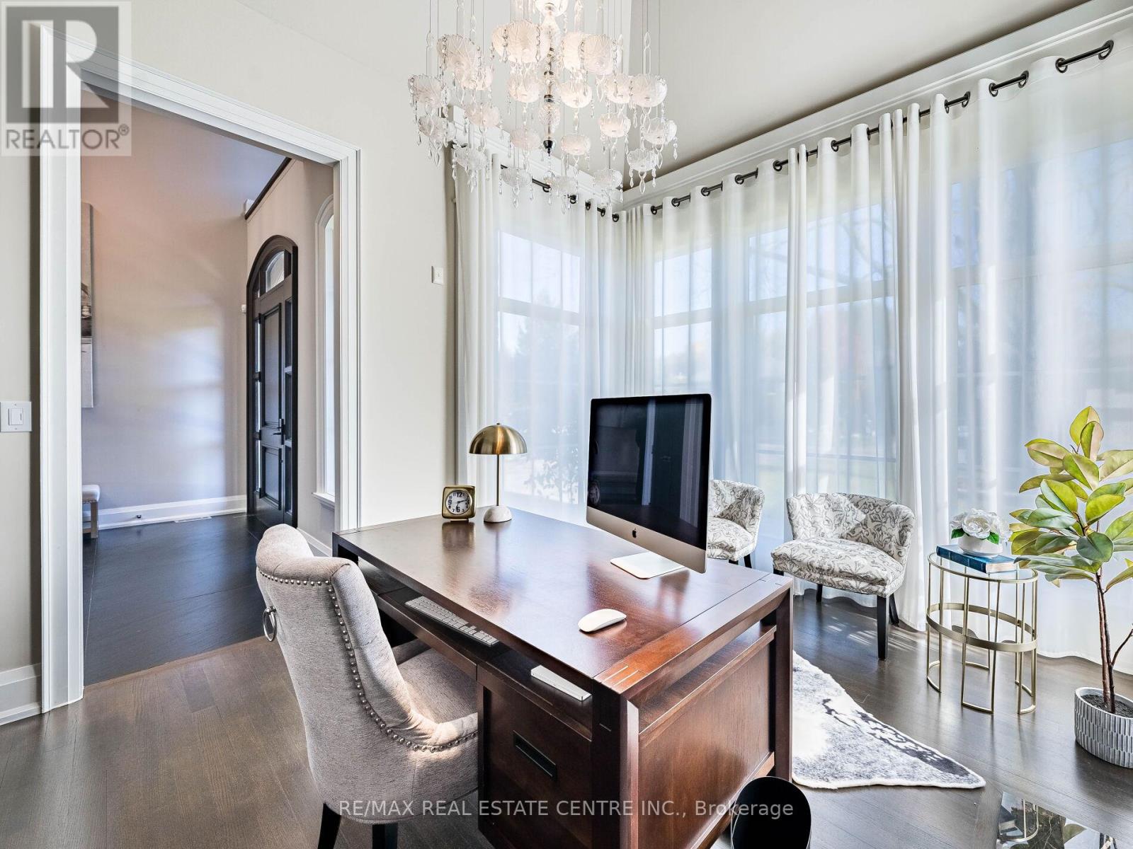 122 Wimbleton Road, Toronto, Ontario  M9A 3S6 - Photo 9 - W12736436