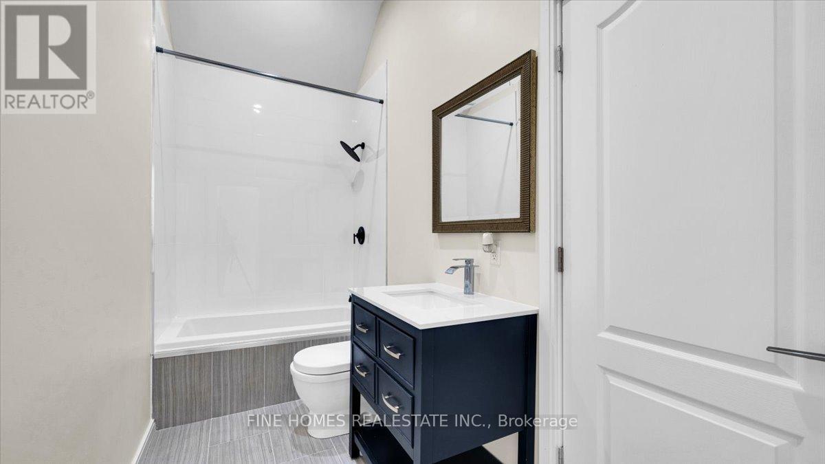 70 Dunraven Drive, Toronto, Ontario  M6M 1H2 - Photo 10 - W12736446