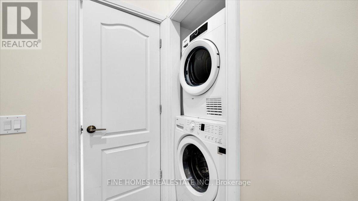 70 Dunraven Drive, Toronto, Ontario  M6M 1H2 - Photo 11 - W12736446