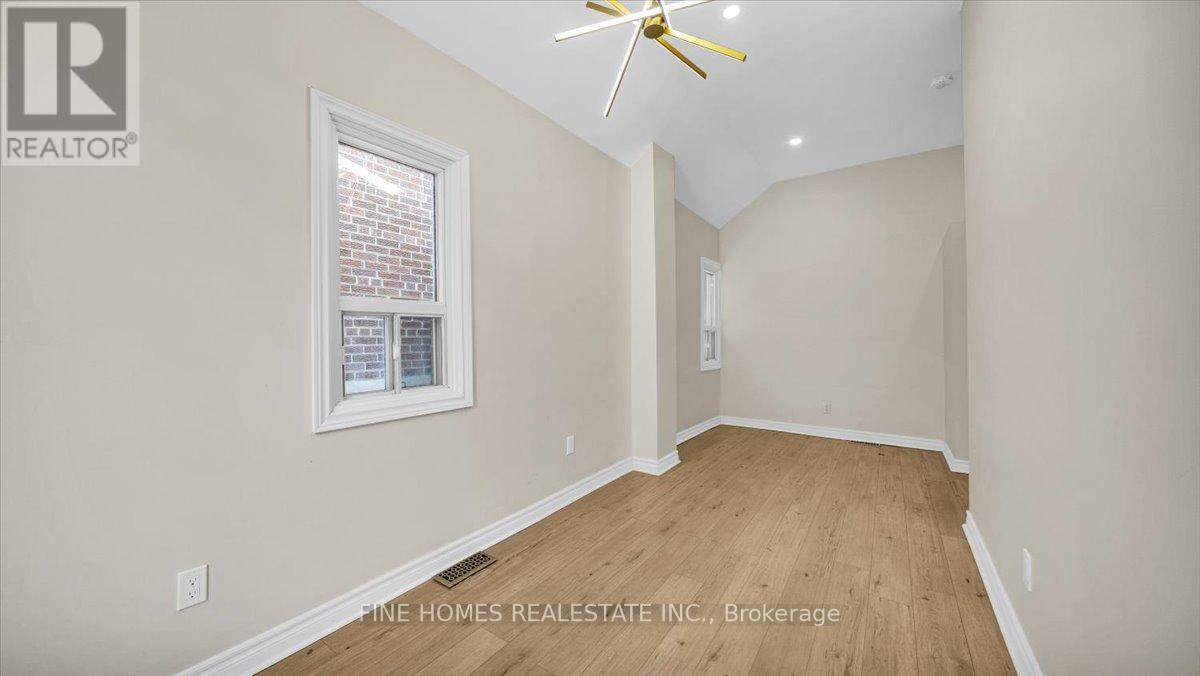 70 Dunraven Drive, Toronto, Ontario  M6M 1H2 - Photo 14 - W12736446