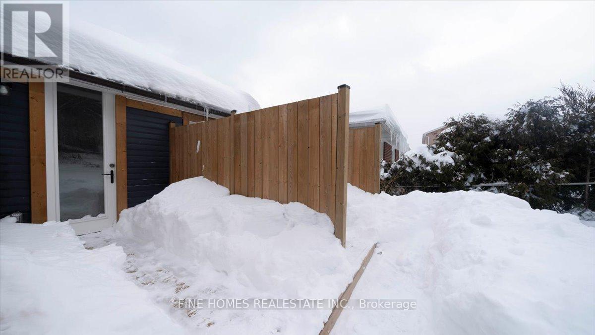 70 Dunraven Drive, Toronto, Ontario  M6M 1H2 - Photo 18 - W12736446