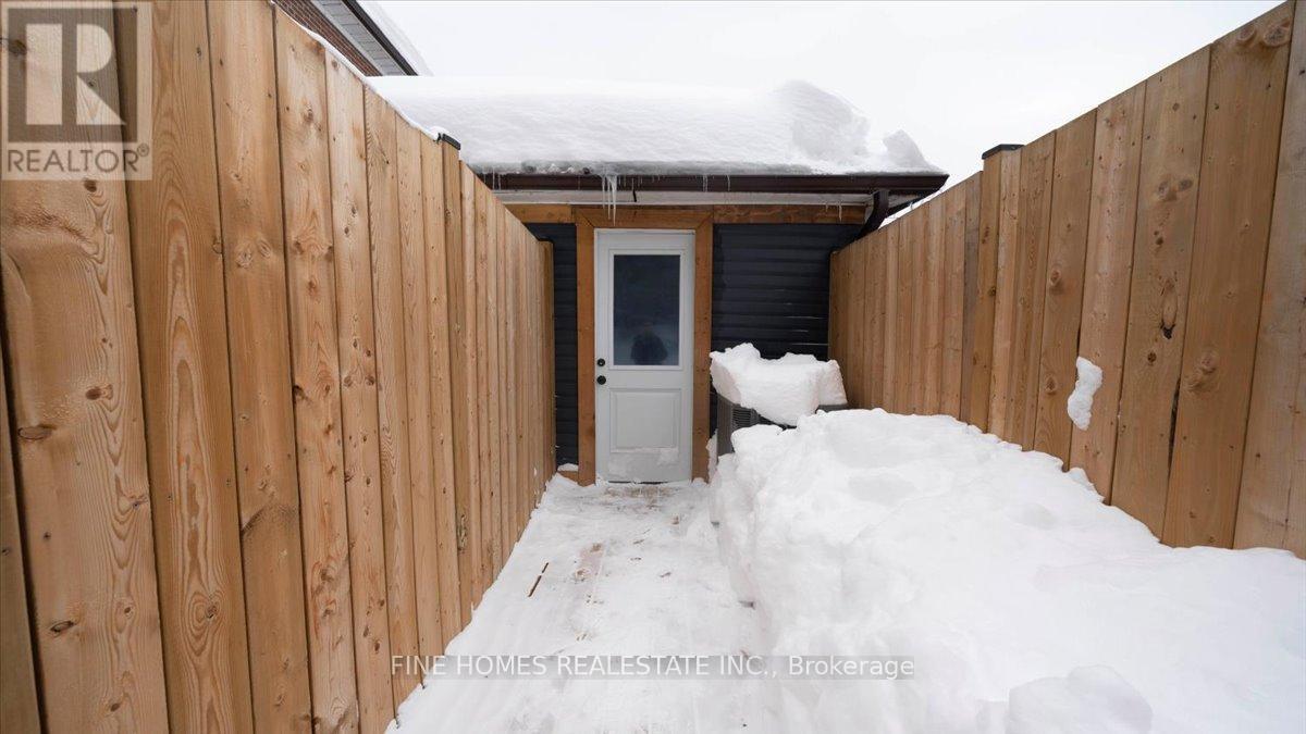 70 Dunraven Drive, Toronto, Ontario  M6M 1H2 - Photo 19 - W12736446