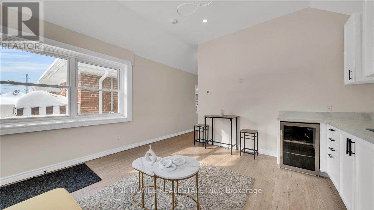 70 Dunraven Drive, Toronto, Ontario  M6M 1H2 - Photo 5 - W12736446