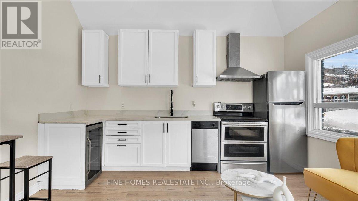 70 Dunraven Drive, Toronto, Ontario  M6M 1H2 - Photo 6 - W12736446