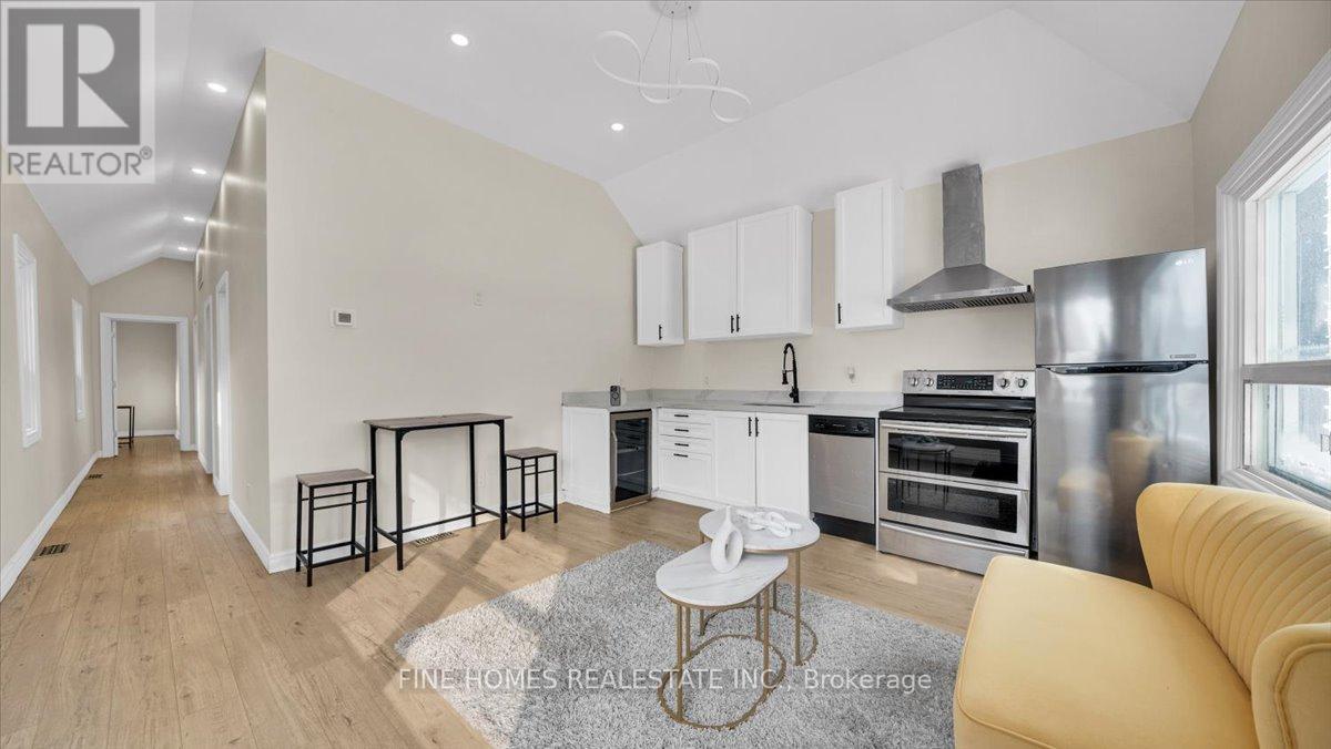 70 Dunraven Drive, Toronto, Ontario  M6M 1H2 - Photo 7 - W12736446