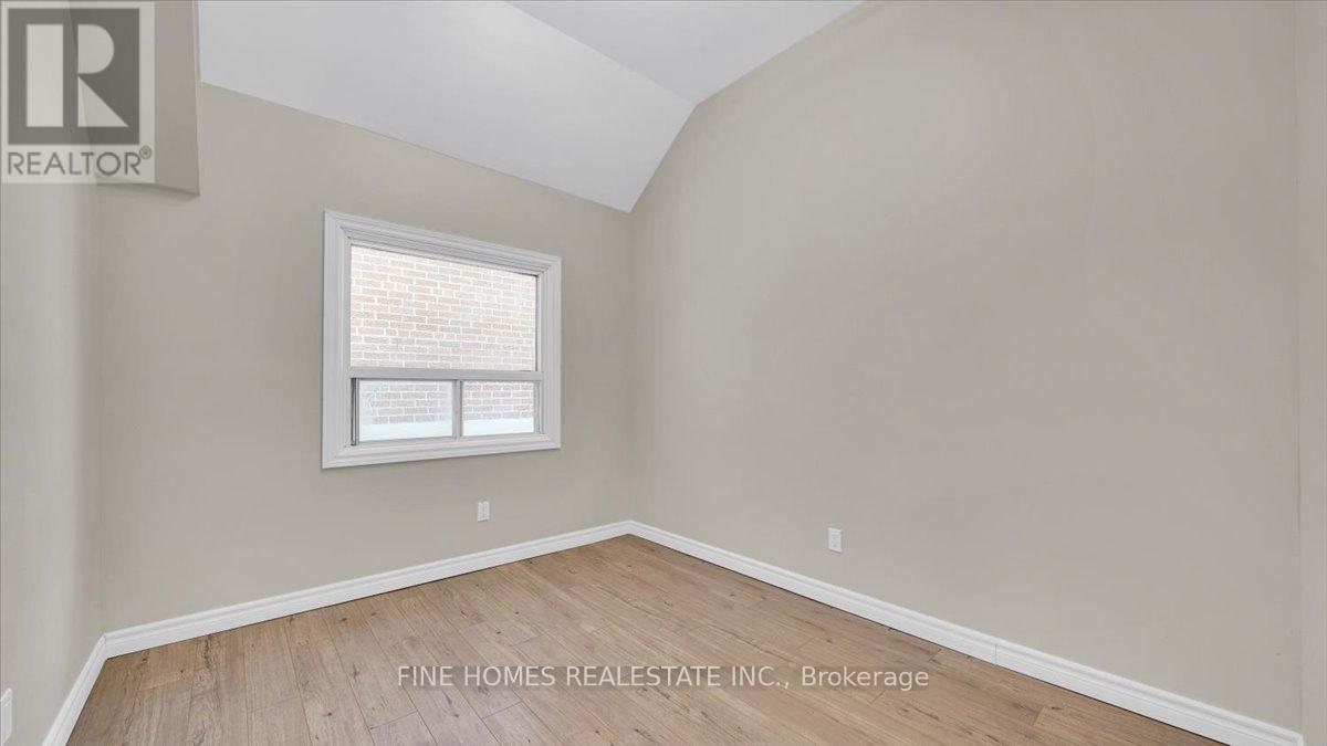 70 Dunraven Drive, Toronto, Ontario  M6M 1H2 - Photo 8 - W12736446