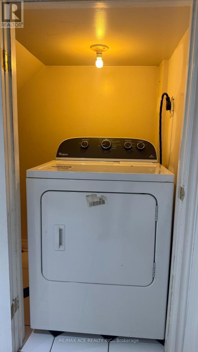 Bsmt - 3 Streamside Lane, Brampton, Ontario  L6R 2A9 - Photo 10 - W12736464