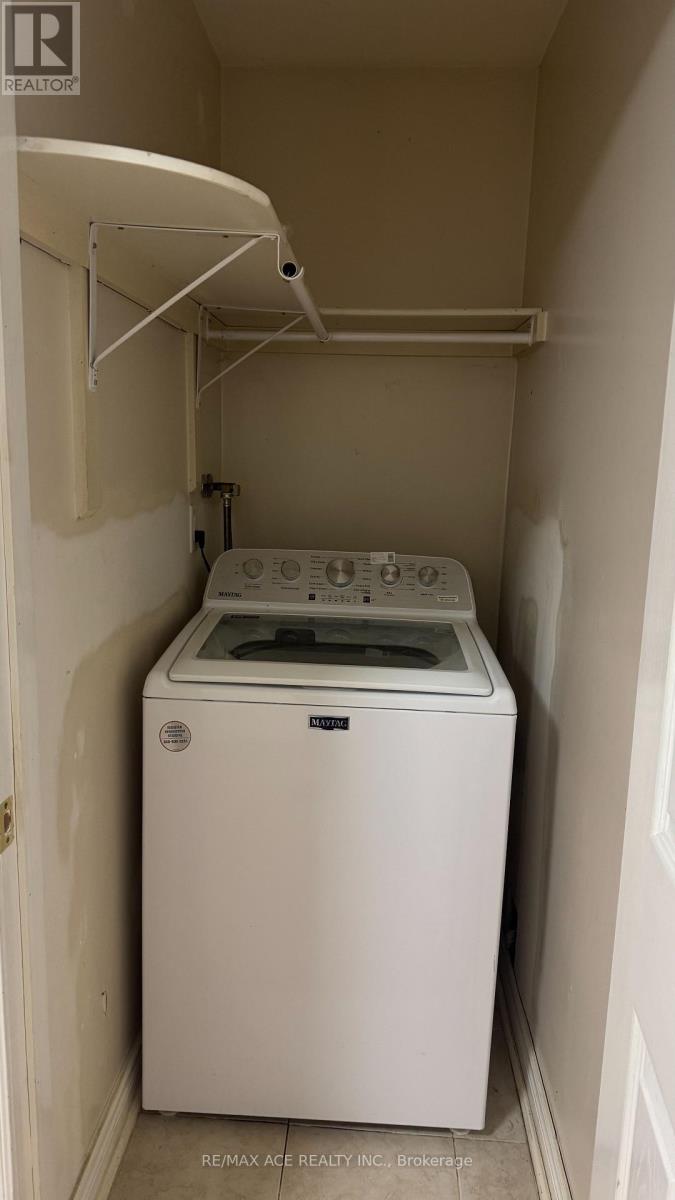 Bsmt - 3 Streamside Lane, Brampton, Ontario  L6R 2A9 - Photo 11 - W12736464