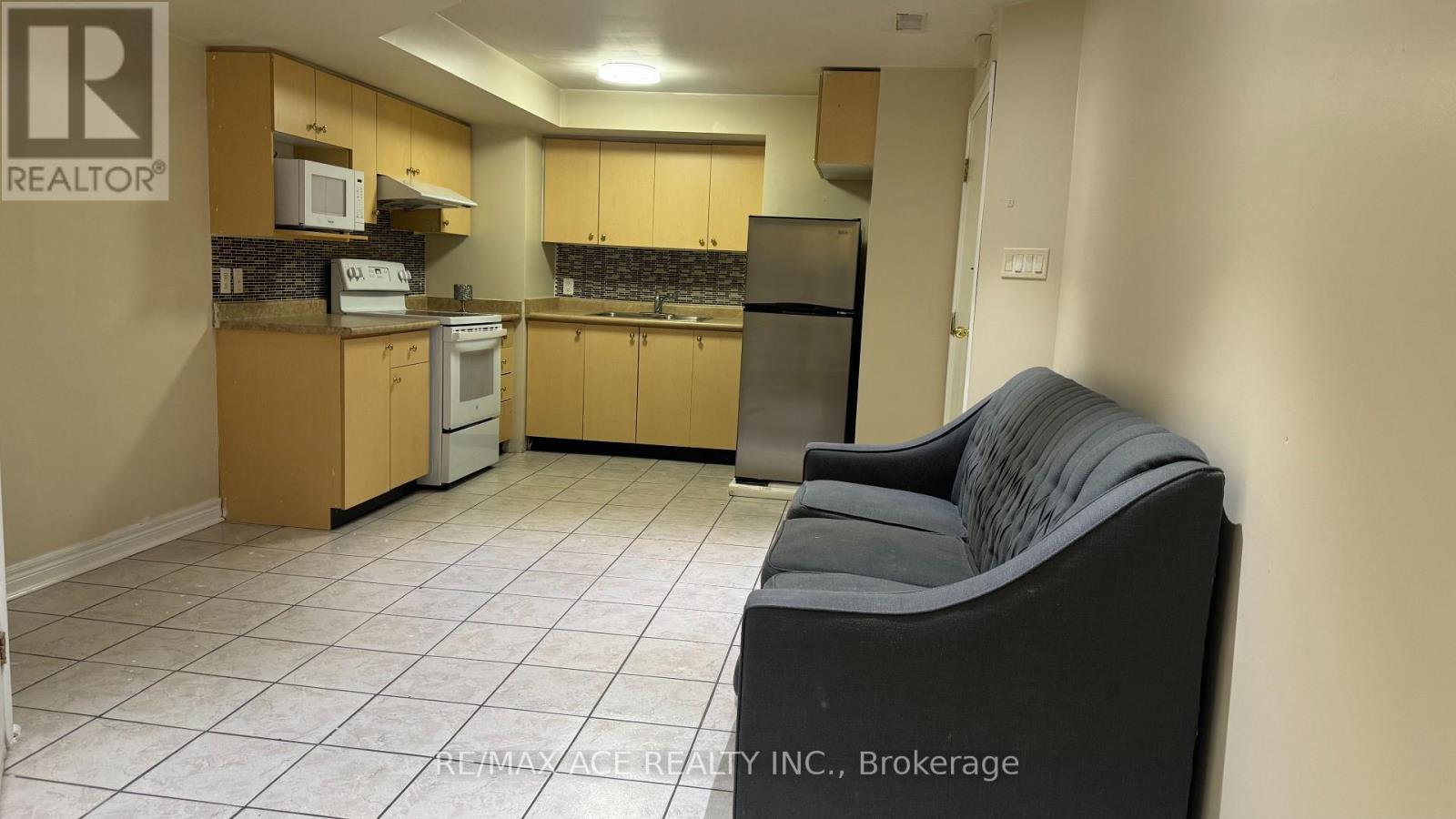 Bsmt - 3 Streamside Lane, Brampton, Ontario  L6R 2A9 - Photo 6 - W12736464