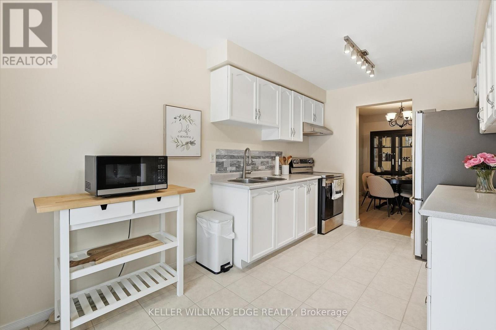 38 Grindstone Way, Hamilton, Ontario  L9H 7B7 - Photo 14 - X12736318