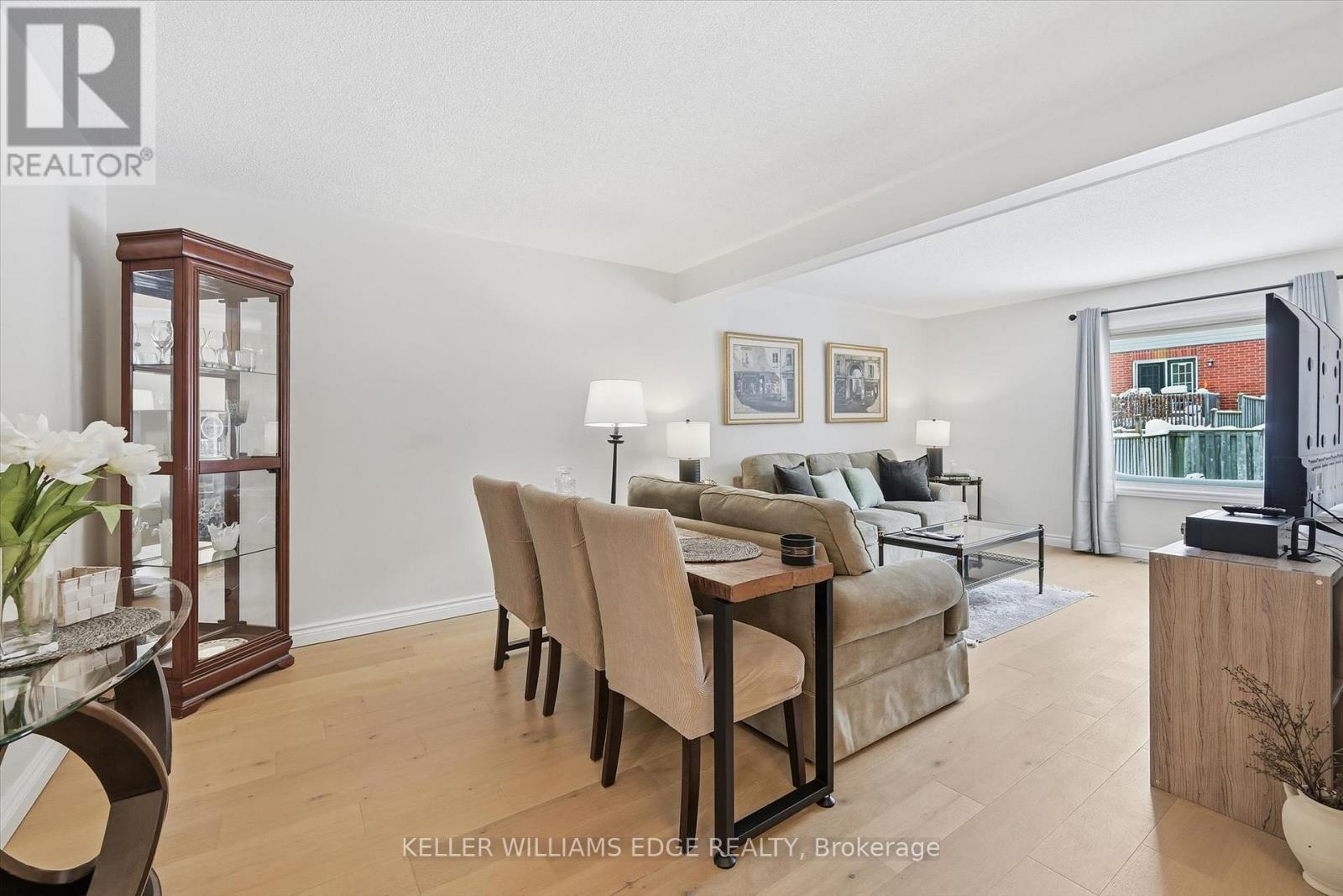 38 Grindstone Way, Hamilton, Ontario  L9H 7B7 - Photo 8 - X12736318