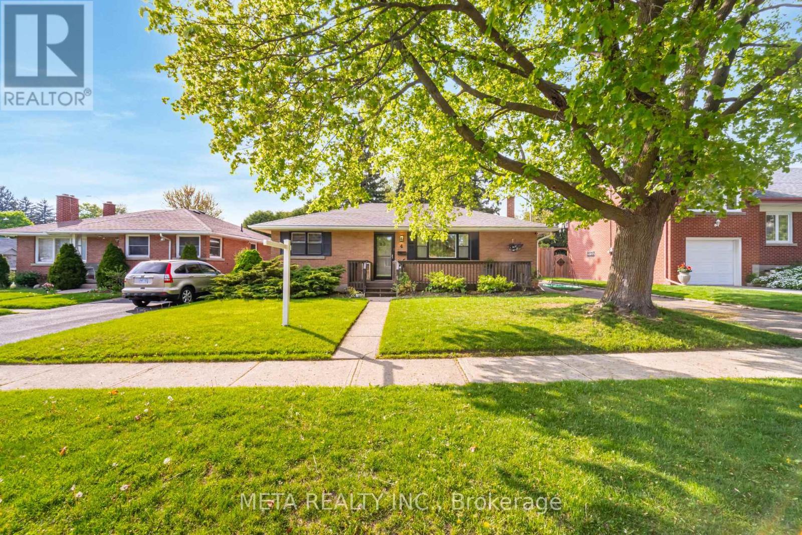 4 GREENVIEW STREET, Guelph, Ontario