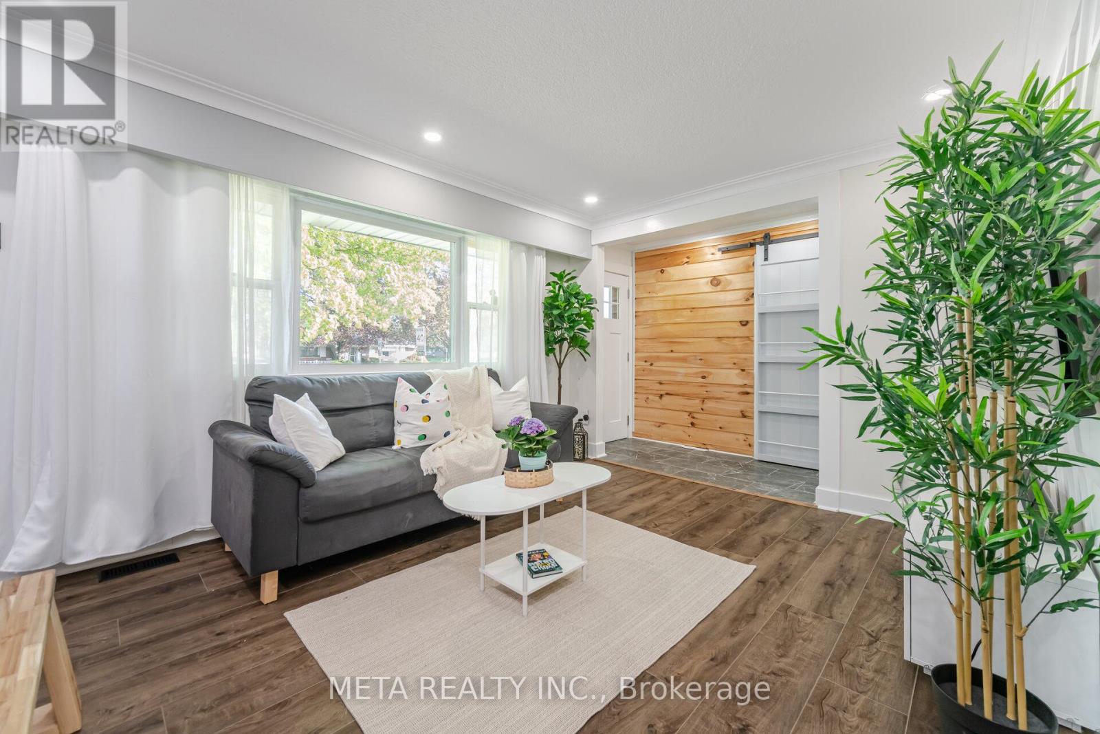 4 Greenview Street, Guelph, Ontario  N1E 1Y3 - Photo 4 - X12736352