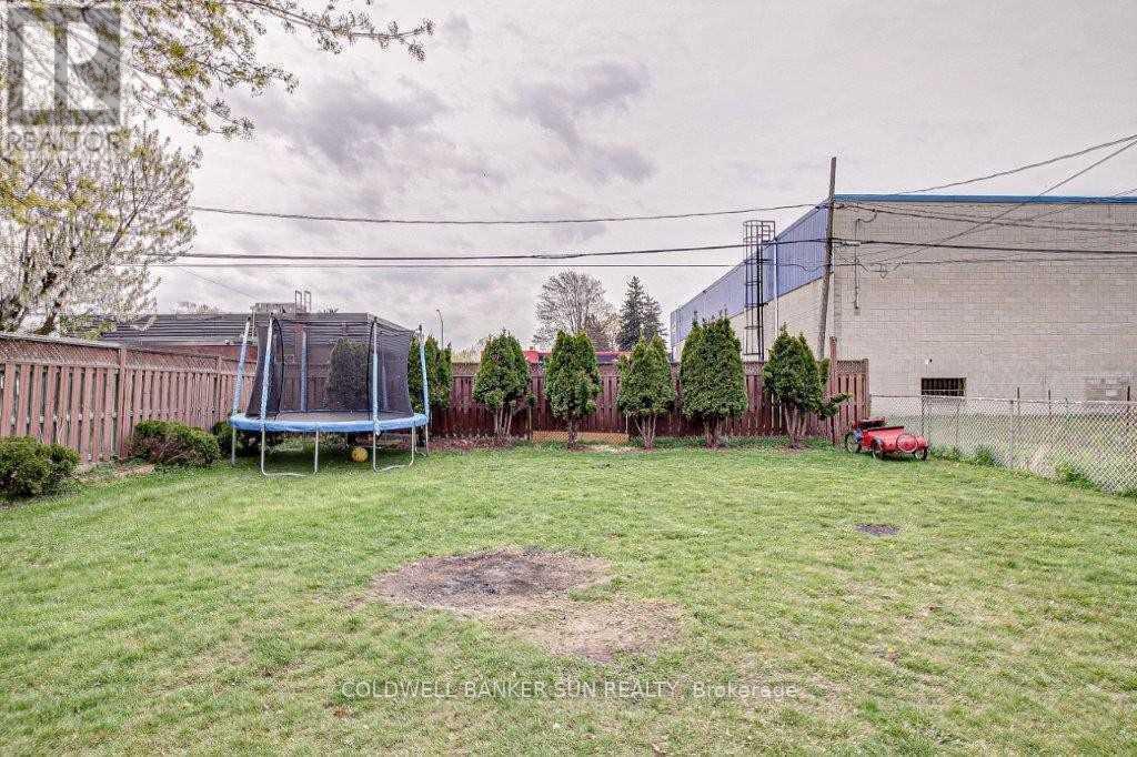 888 Nellis Street, Woodstock, Ontario  N4S 4C5 - Photo 14 - X12736402