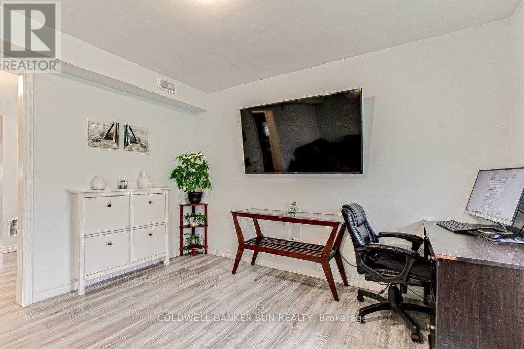 888 Nellis Street, Woodstock, Ontario  N4S 4C5 - Photo 2 - X12736402