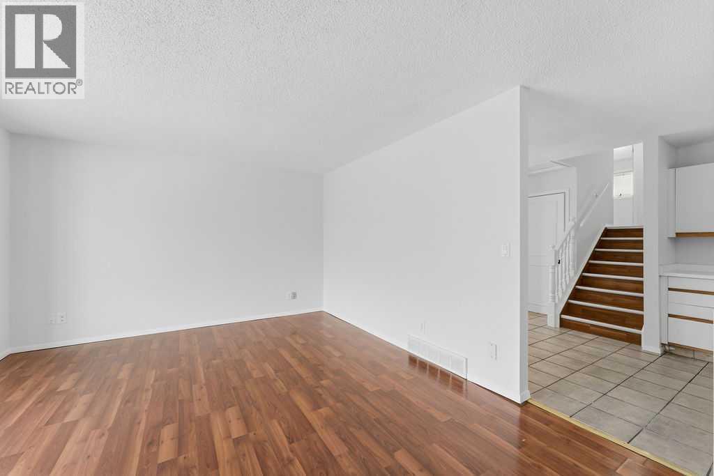 132 Riverglen Crescent Se, Calgary, Alberta  T2C 3H5 - Photo 6 - A2281535