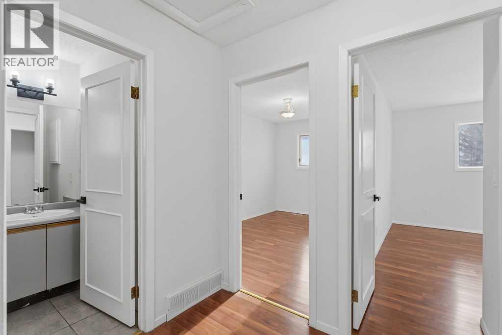 132 Riverglen Crescent Se, Calgary, Alberta  T2C 3H5 - Photo 13 - A2281535