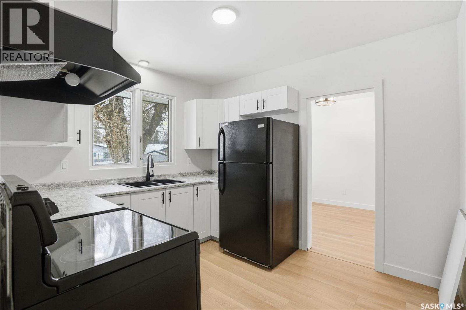 1910 Ewart Avenue, Saskatoon, Saskatchewan  S7J 1X7 - Photo 4 - SK027459