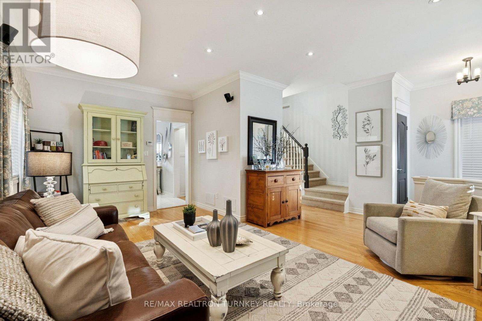 407 Seneca Court, Newmarket, Ontario  L3X 2C8 - Photo 10 - N12735918