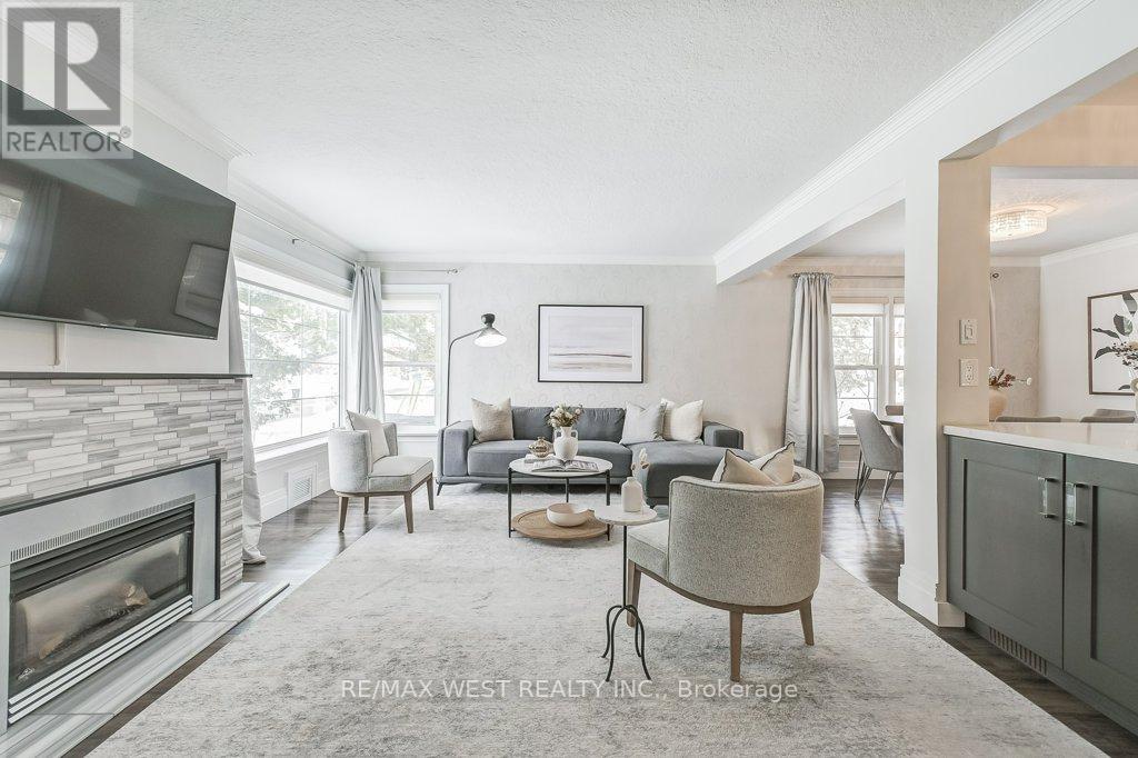 195 Berry Road, Toronto, Ontario  M8Y 1X2 - Photo 5 - W12736300