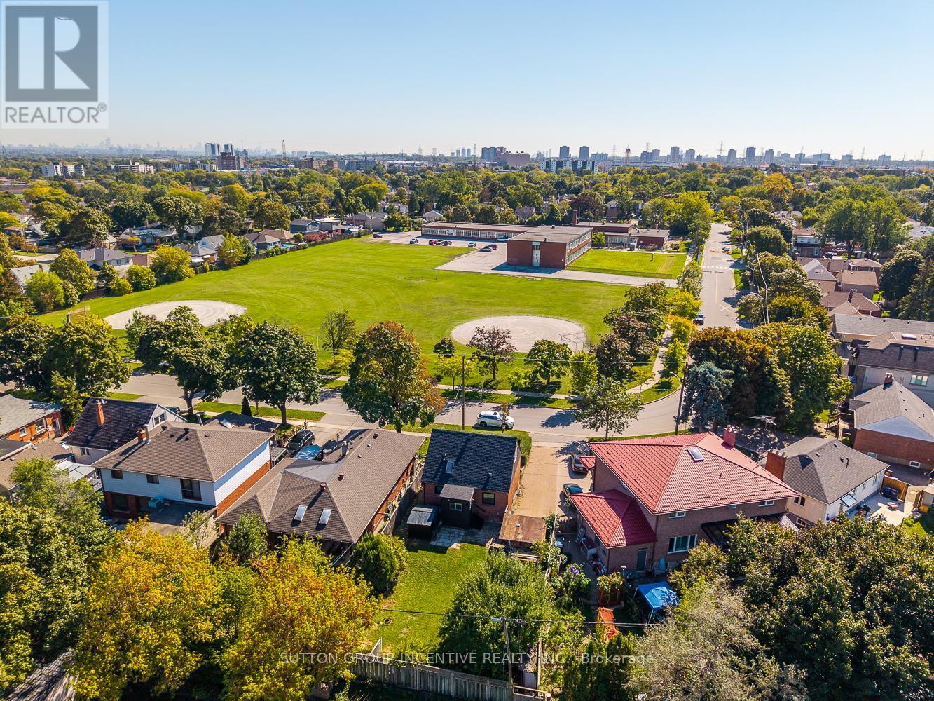 65 Barrhead Crescent, Toronto, Ontario  M9W 3Z8 - Photo 22 - W12736486