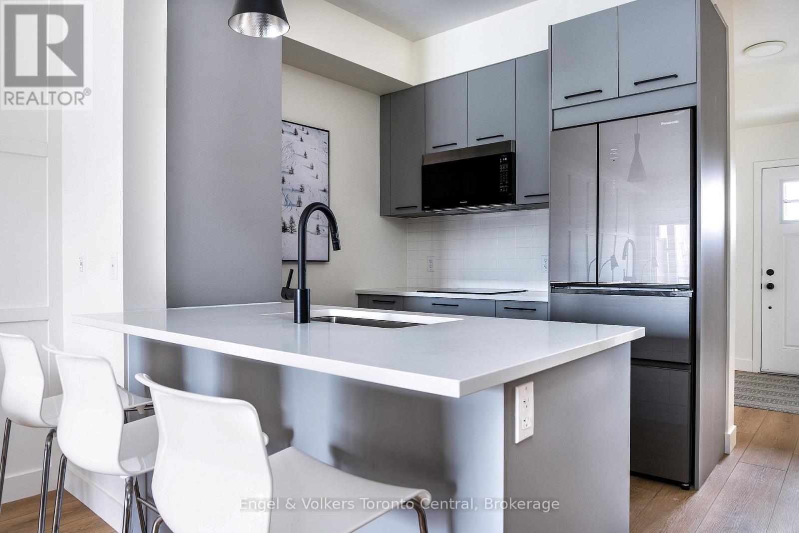 105 - 12 Beausoleil Lane, Blue Mountains, Ontario L9Y 2X5 - Photo 9 - X12736512