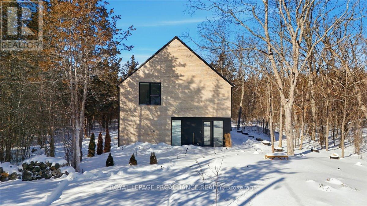 372 Prinyers Cove Crescent, Prince Edward County, Ontario  K0K 2T0 - Photo 1 - X12736504