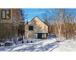 372 PRINYERS COVE CRESCENT, Prince Edward County, Ontario
