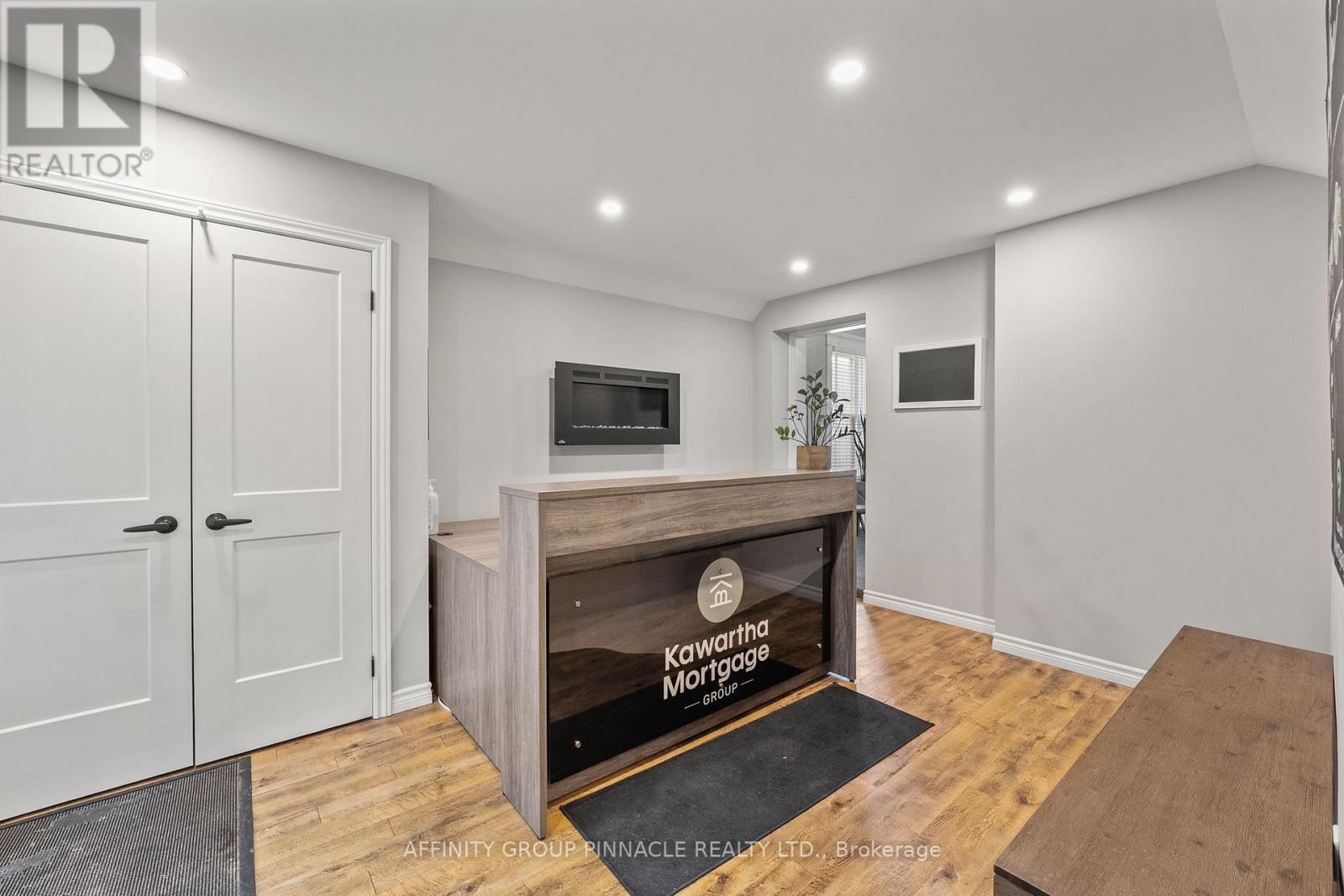 255 Kent Street W, Kawartha Lakes, Ontario  K9V 2Z4 - Photo 12 - X12736552