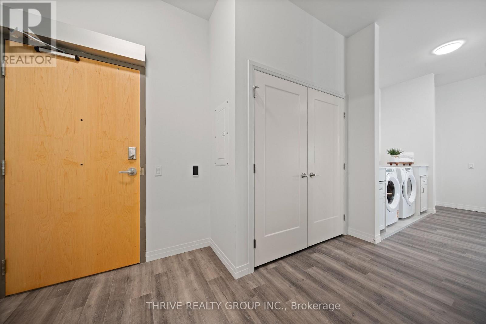 207 - 373 Hill Street, London South, Ontario  N6B 1E3 - Photo 2 - X12736536