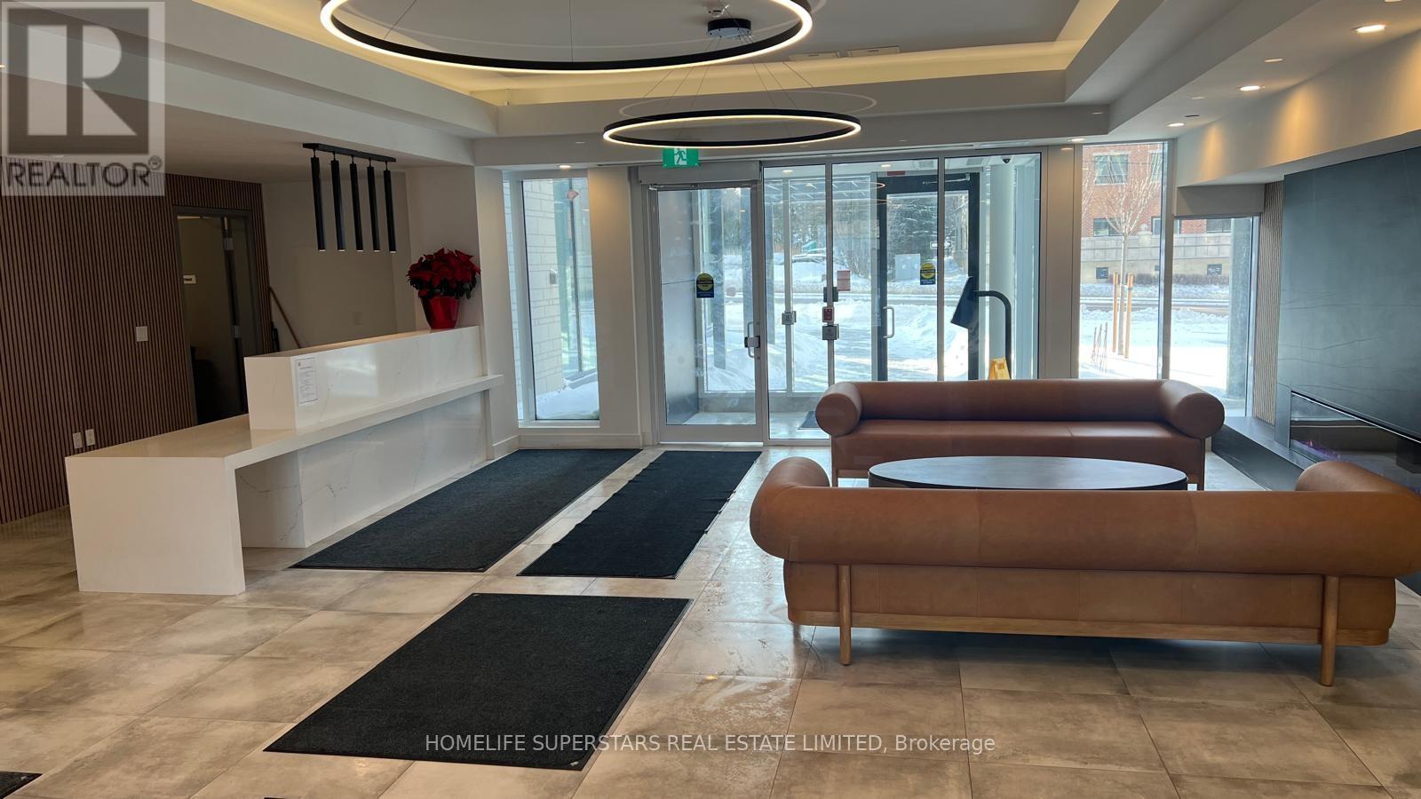 806 - 705 Davis Drive, Newmarket, Ontario  L3Y 0J1 - Photo 2 - N12721874