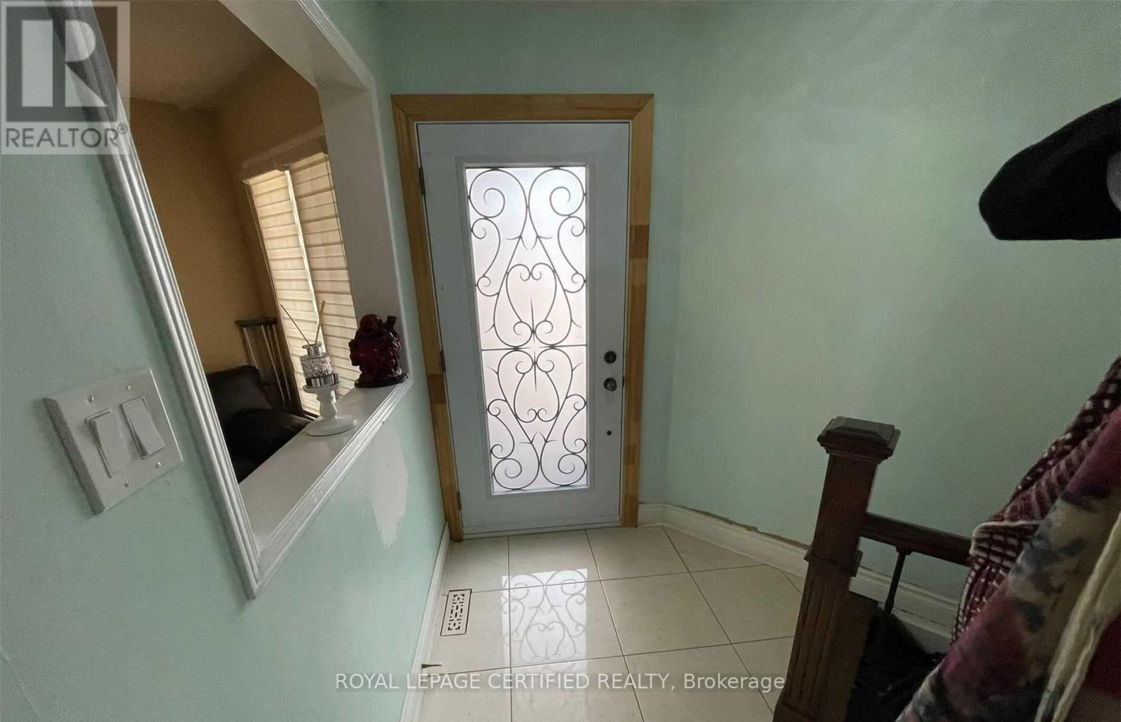 66 Tumbleweed Trail, Brampton, Ontario  L6Y 4Z9 - Photo 3 - W12721700