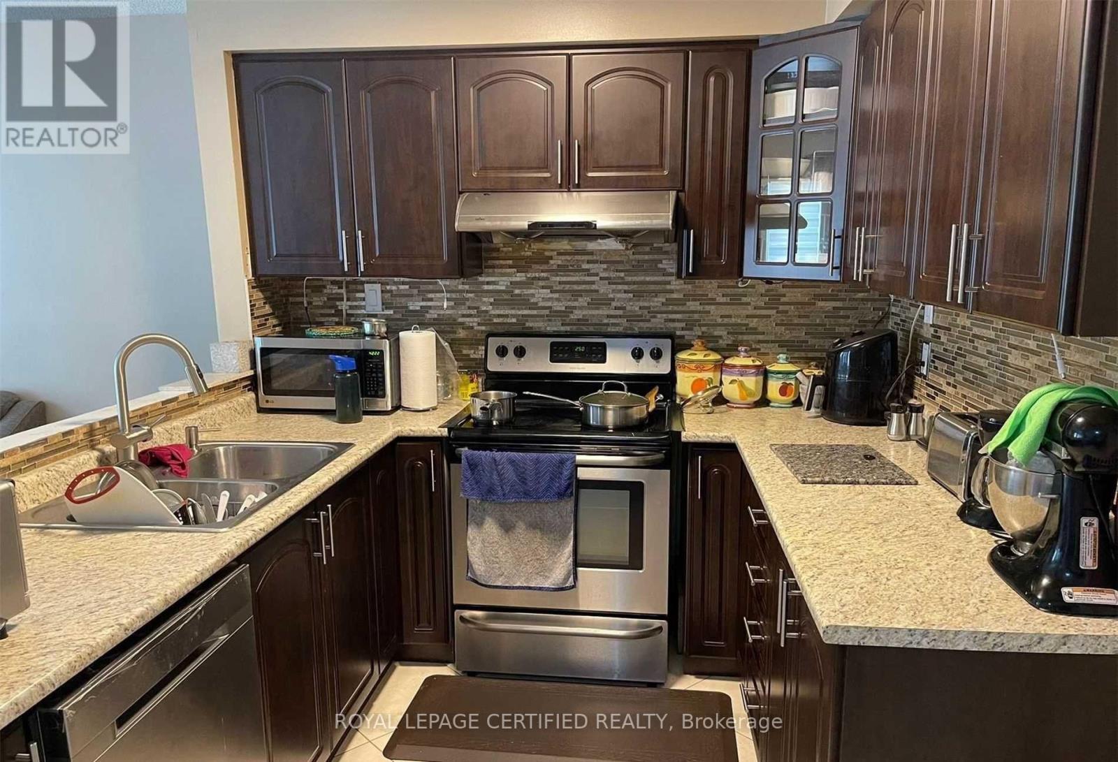 66 Tumbleweed Trail, Brampton, Ontario  L6Y 4Z9 - Photo 11 - W12721700