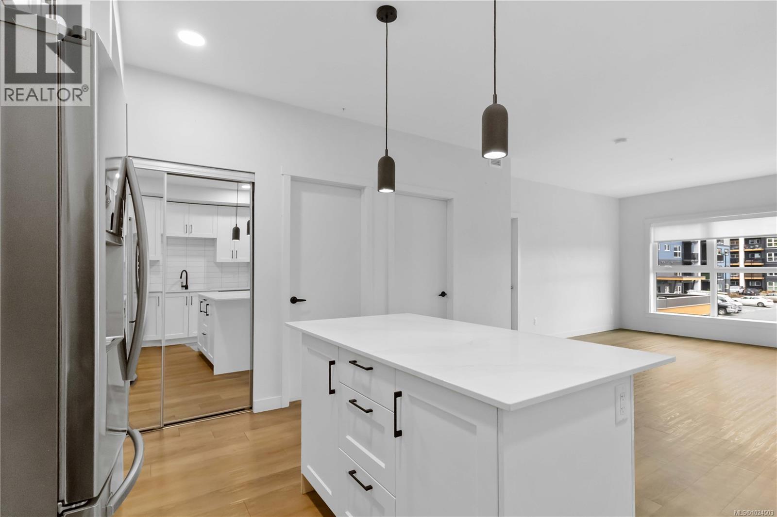 206 2469 Gateway Rd, Langford, British Columbia  V9B 6R7 - Photo 1 - 1024503