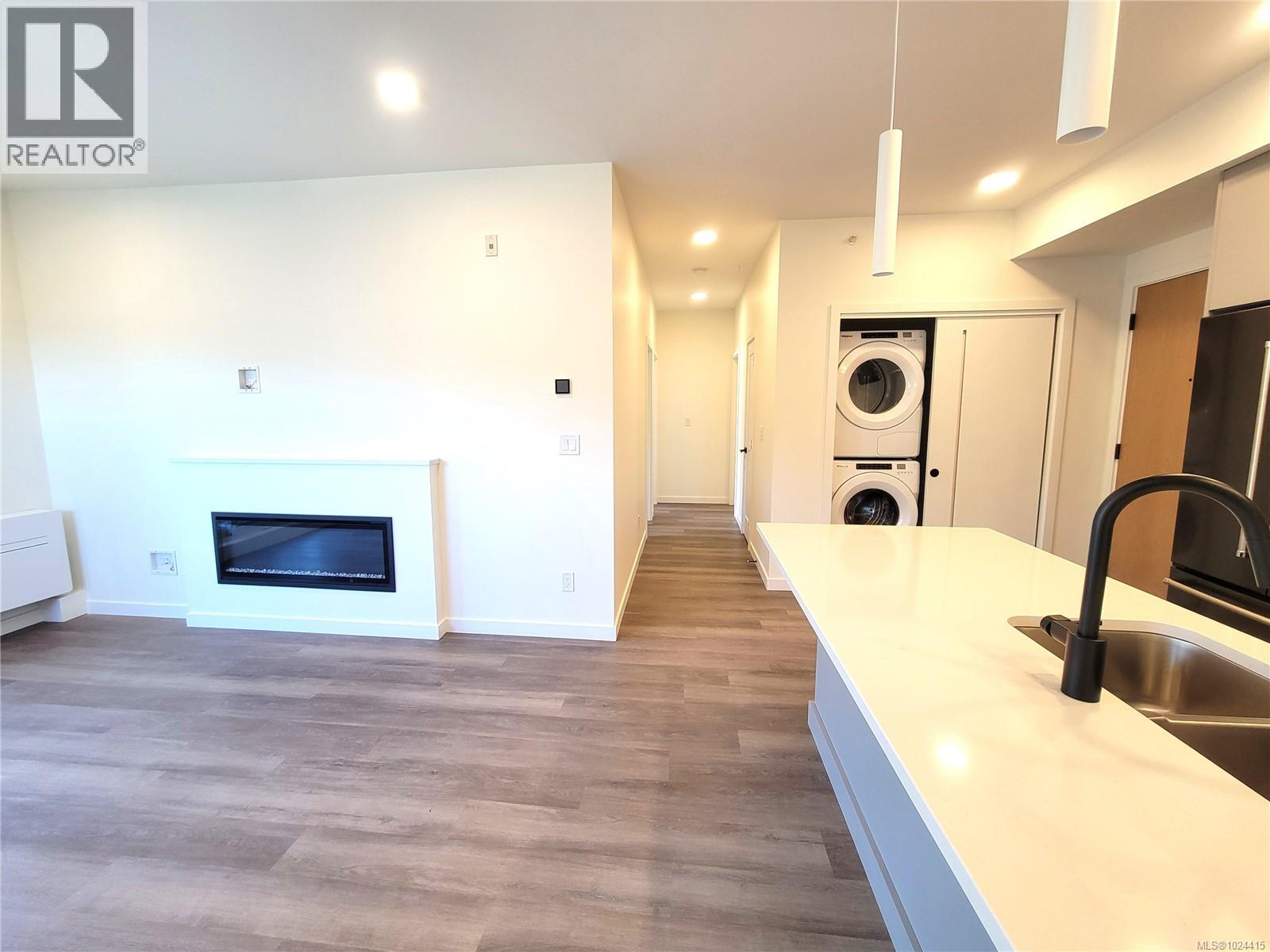 B503 1102 Esquimalt Rd, Esquimalt, British Columbia  V9A 6A1 - Photo 4 - 1024415