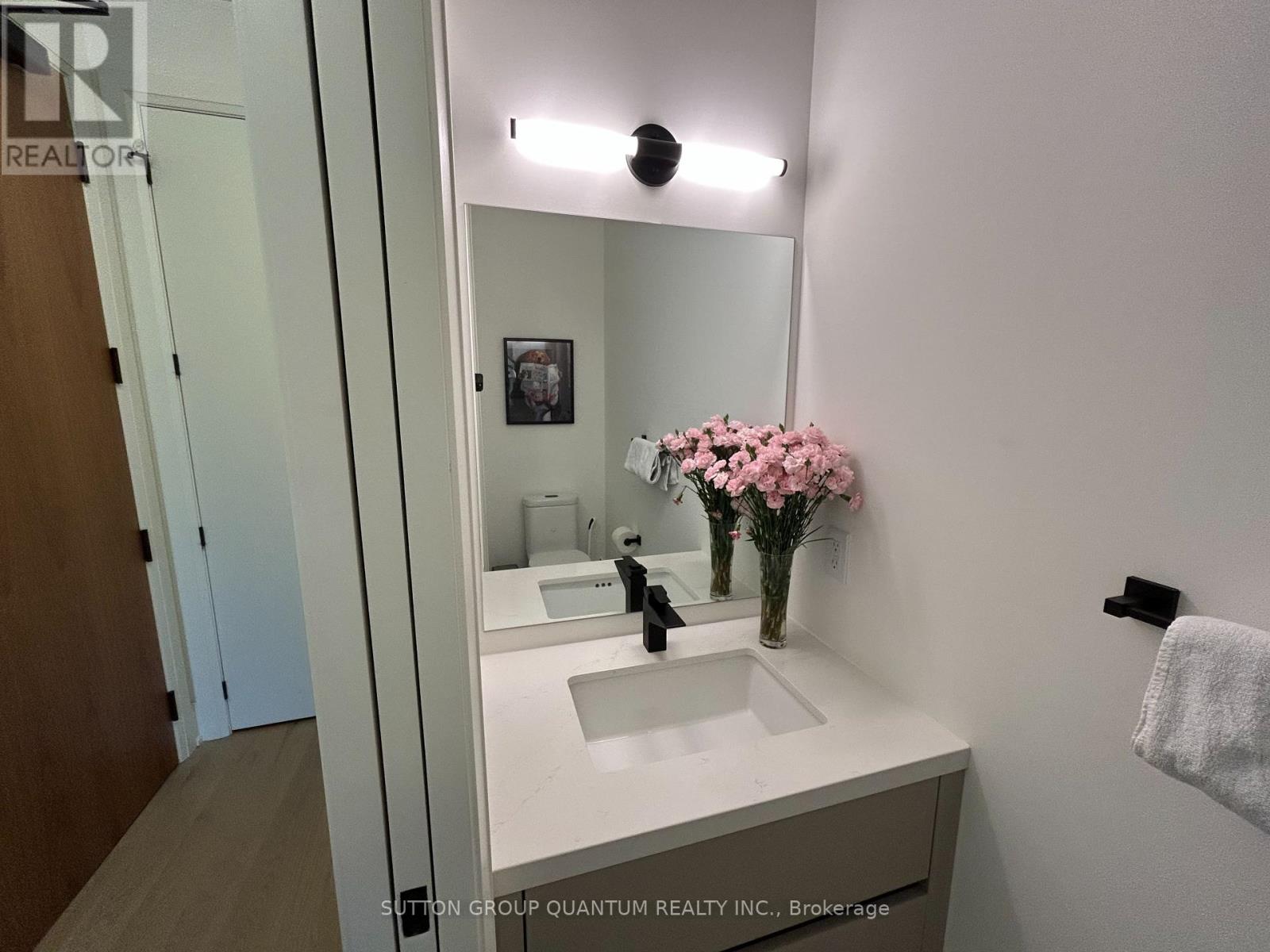 504 - 55 Port Street E, Mississauga (Port Credit), Ontario  L5G 4P3 - Photo 6 - W12433247