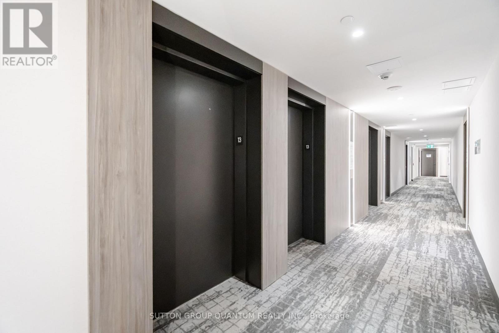 1305 - 220 Missinnihe Way, Mississauga, Ontario  L5H 0A9 - Photo 4 - W9387650