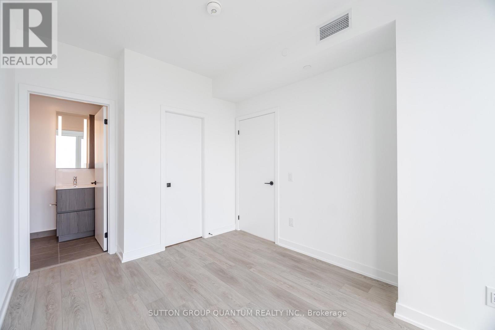 1305 - 220 Missinnihe Way, Mississauga, Ontario  L5H 0A9 - Photo 17 - W9387650