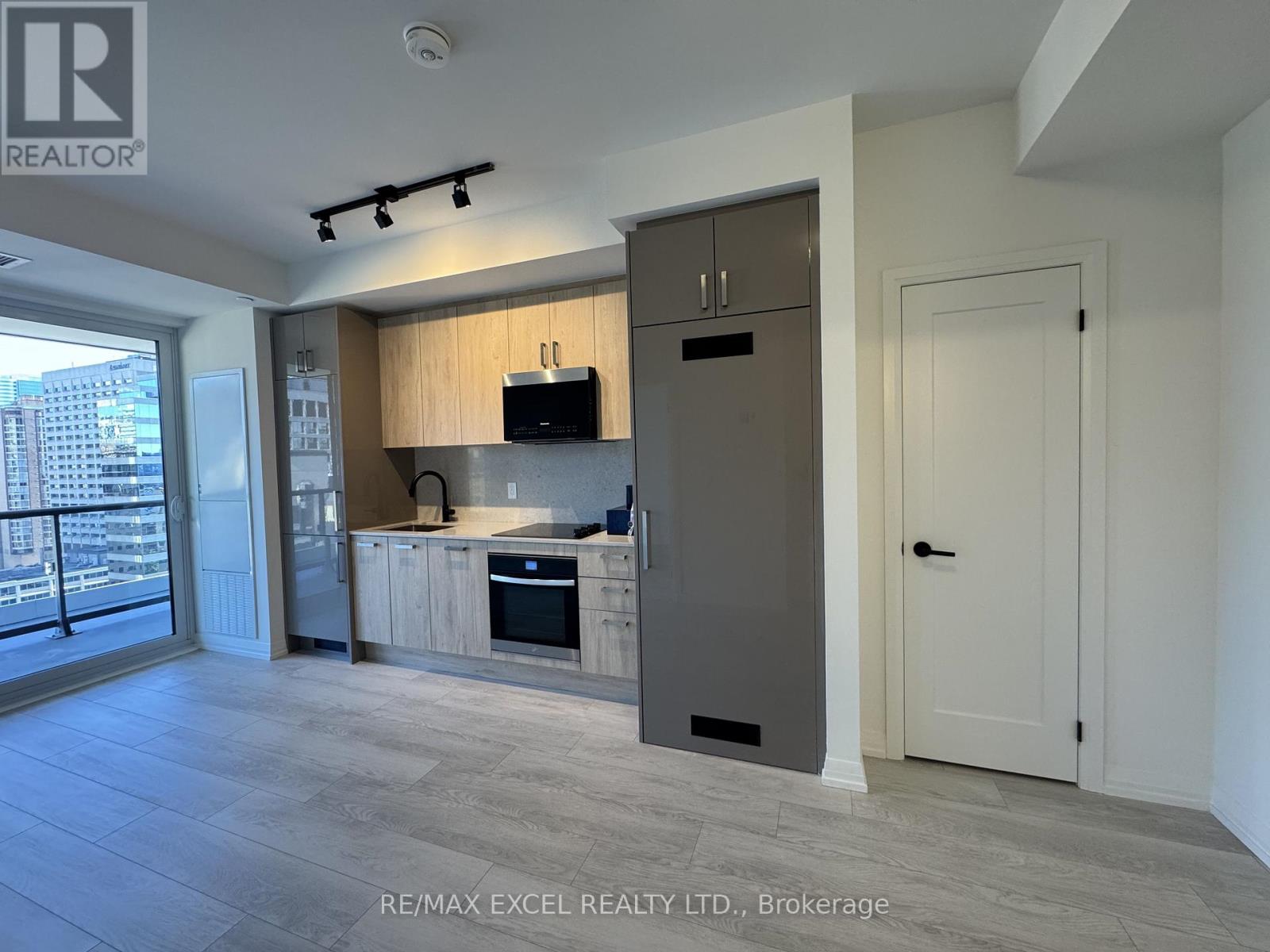 1504 - 280 Dundas Street W, Toronto, Ontario  M5T 0E3 - Photo 3 - C12736500