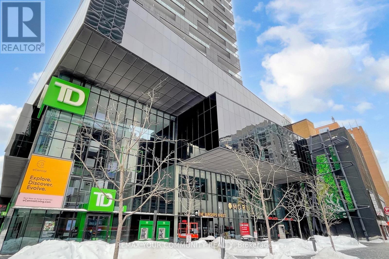 3701 - 8 Eglinton Avenue E, Toronto, Ontario  M4P 1A6 - Photo 2 - C12736592