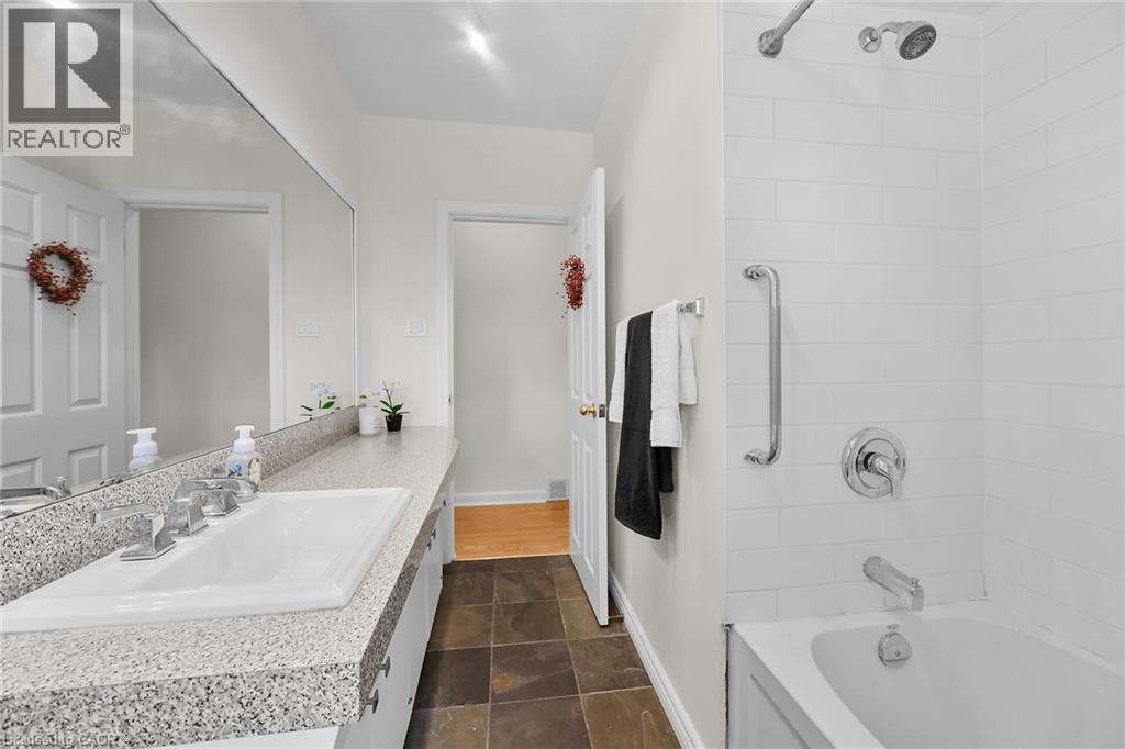 128 Oneida Boulevard, Ancaster, Ontario  L9G 3C9 - Photo 26 - 40801435