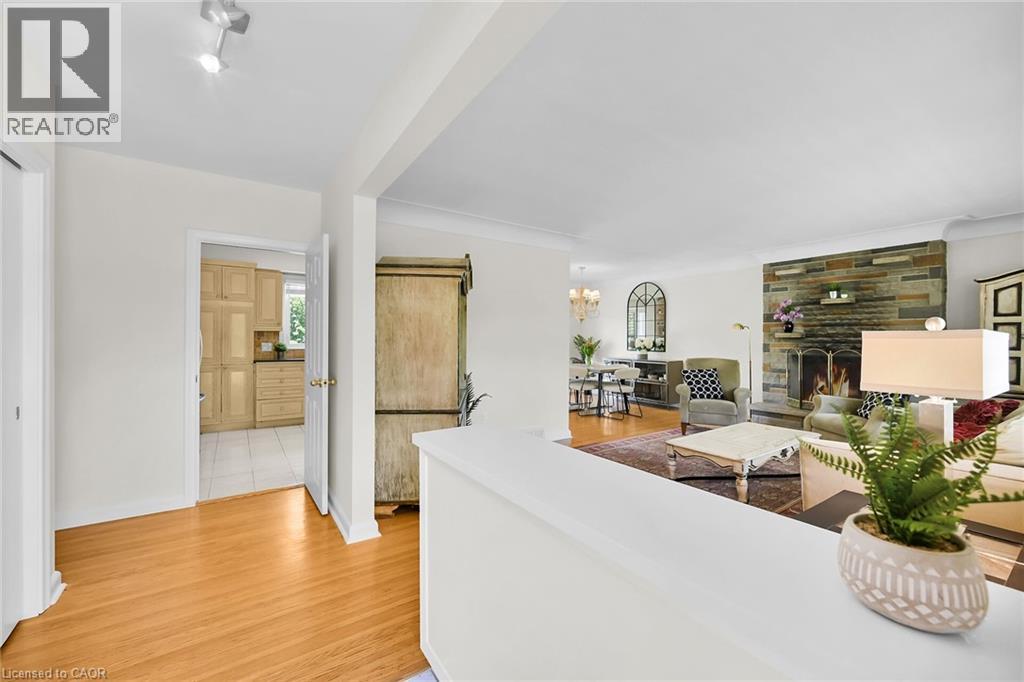 128 Oneida Boulevard, Ancaster, Ontario  L9G 3C9 - Photo 4 - 40801435