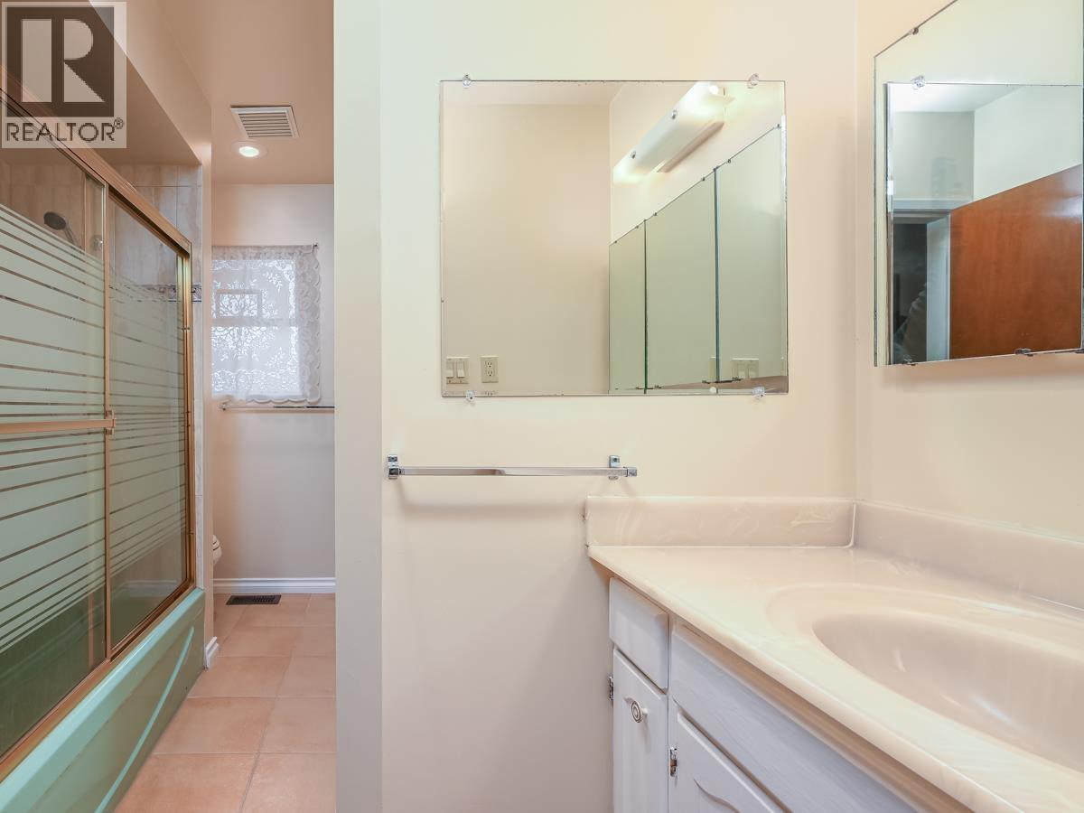 6031 Alta Court, Richmond, British Columbia  V7C 4A2 - Photo 25 - R3083502