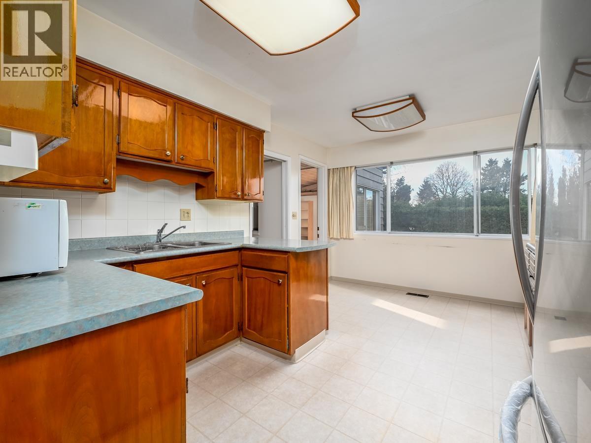 6031 Alta Court, Richmond, British Columbia  V7C 4A2 - Photo 15 - R3083502