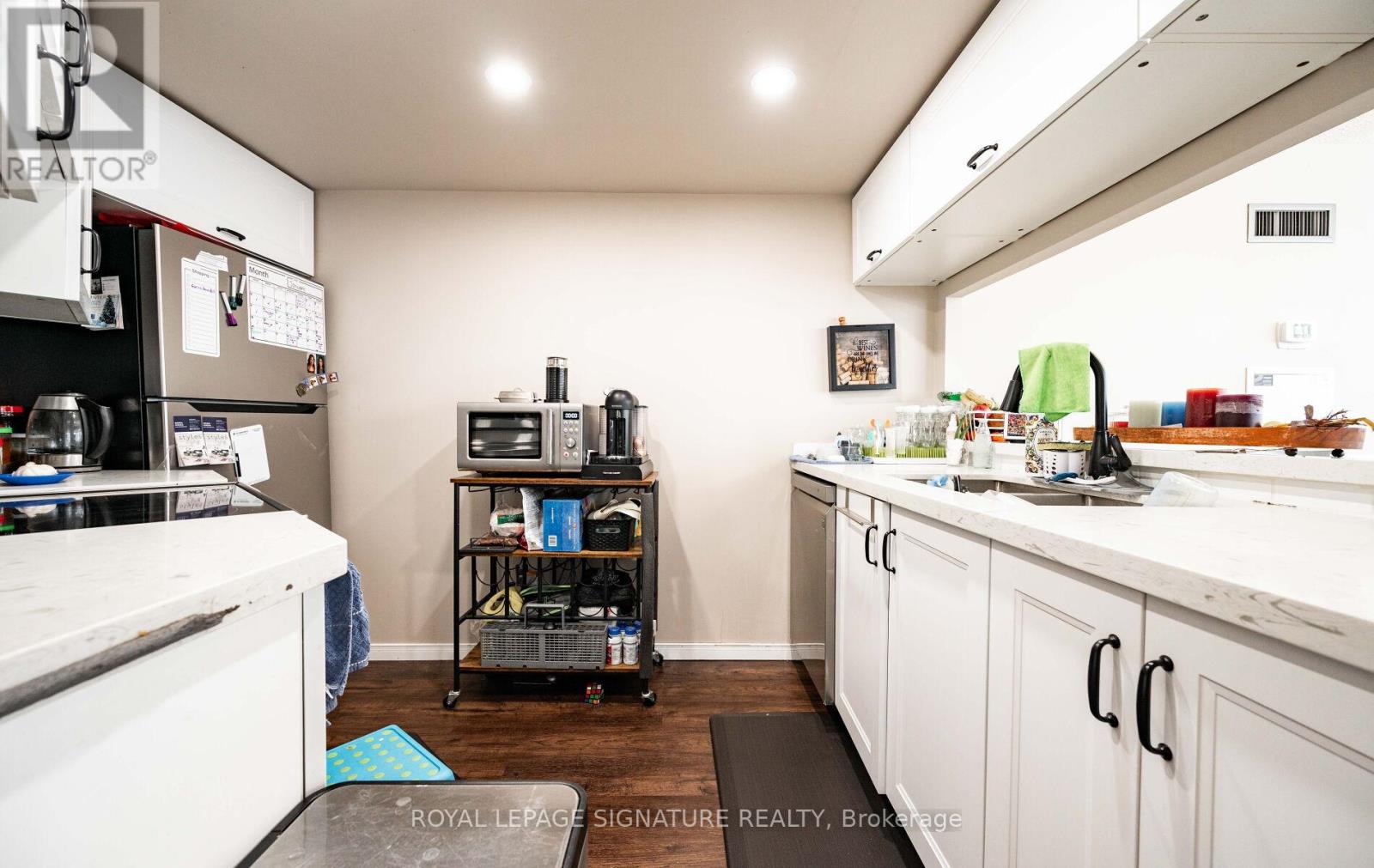 308 - 250 Webb Drive, Mississauga, Ontario  L5B 3Z4 - Photo 11 - W12736516