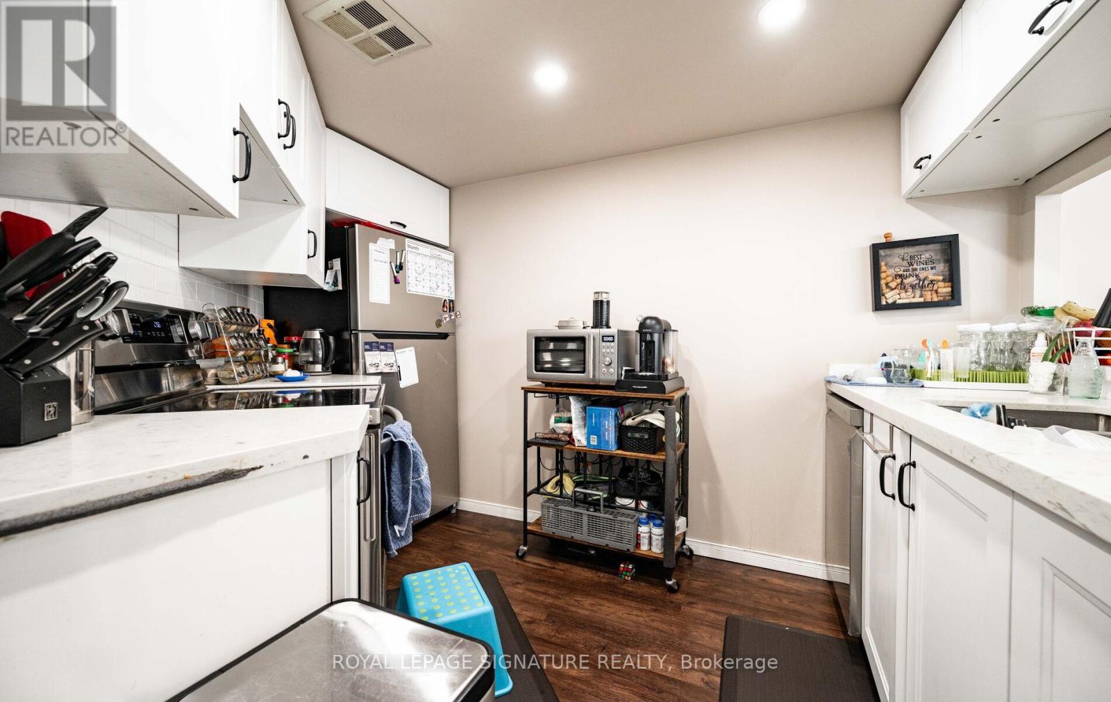 308 - 250 Webb Drive, Mississauga, Ontario  L5B 3Z4 - Photo 12 - W12736516