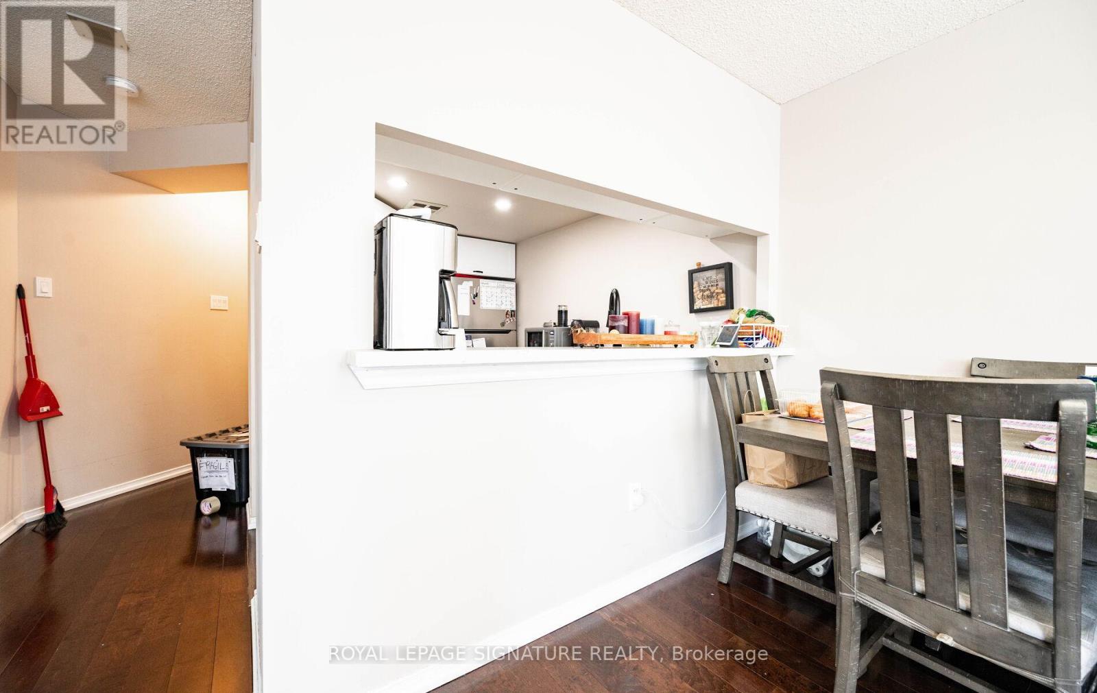 308 - 250 Webb Drive, Mississauga, Ontario  L5B 3Z4 - Photo 14 - W12736516